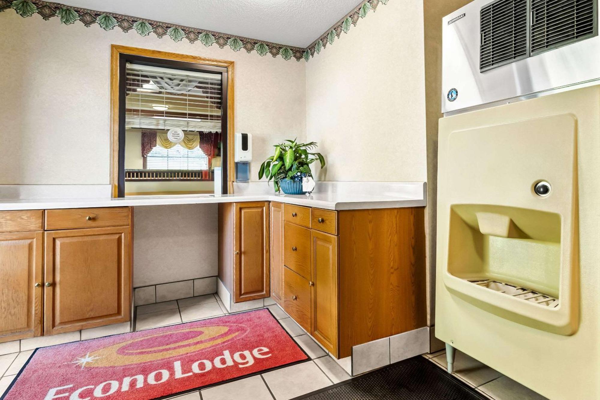 Econo Lodge Russellville Экстерьер фото