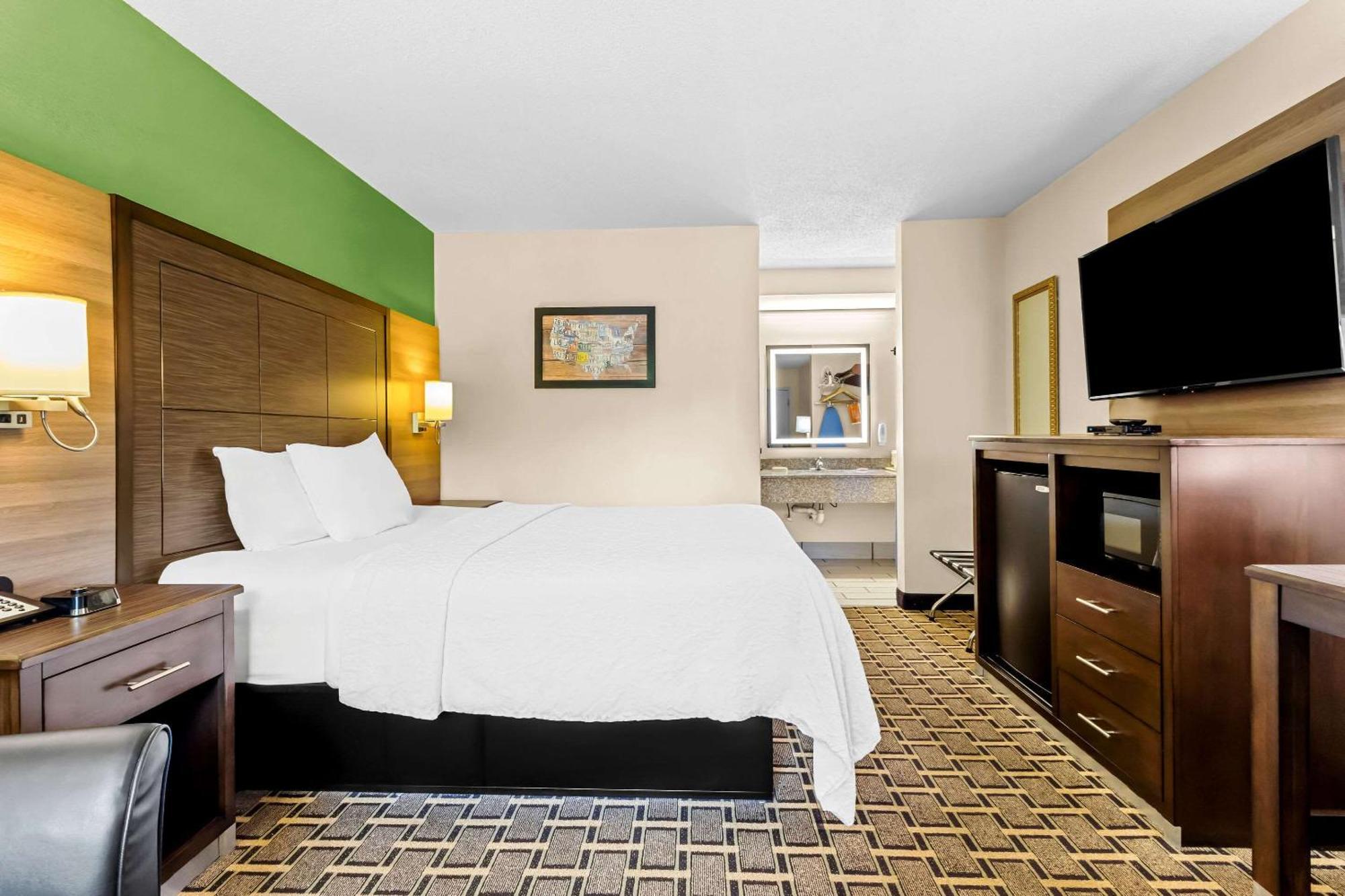 Econo Lodge Russellville Экстерьер фото