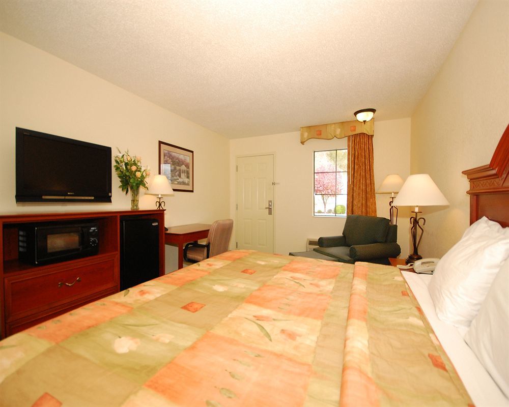 Econo Lodge Russellville Экстерьер фото