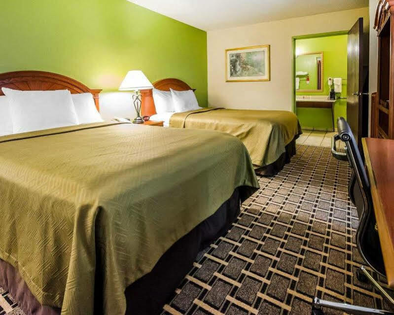 Econo Lodge Russellville Экстерьер фото