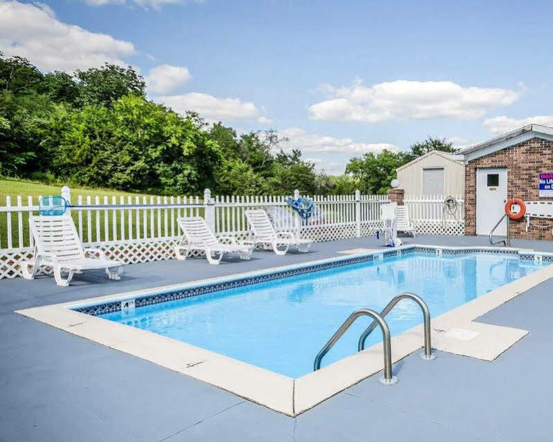 Econo Lodge Russellville Экстерьер фото